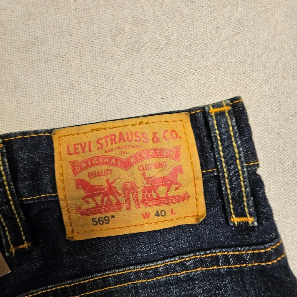 Levis 569 Loose Straight Denim Shorts Mens 40 Dark Wash Blue Jean 35469-0174